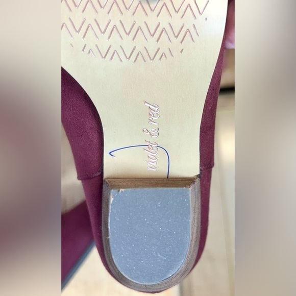 NWT Violet & Red Jackson Lazer Cut Topline Faux Suede Bootie in Burgundy Size 7M - Picture 13 of 16